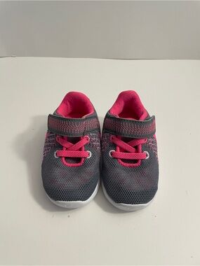 Nike Baby Girl Sneakers Size 3C Gray Pink